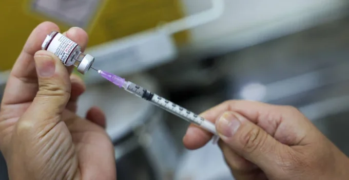 Anvisa atualiza regras para vacinas contra Covid-19 e foca em variantes Anvisa atualiza regras para vacinas contra Covid-19 e foca em variantes