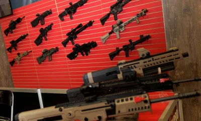 Governo Trump Propõe Revogação de Regulamentações e Flexibilização da Posse de Armas nos EUA