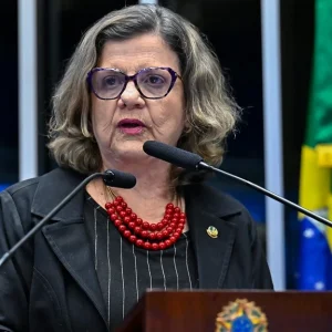 Teresa Leitão assume liderança do governo no Senado em meio a desafios de articulação