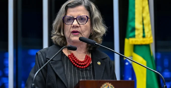 Teresa Leitão assume liderança do governo no Senado em meio a desafios de articulação
