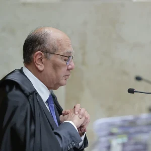 Nikolas Ferreira questiona relação de Gilmar Mendes com a CBF em vídeo