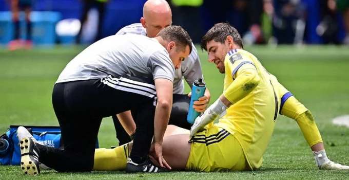 Courtois lamenta saída por lesão em derrota da Bélgica para a Espanha