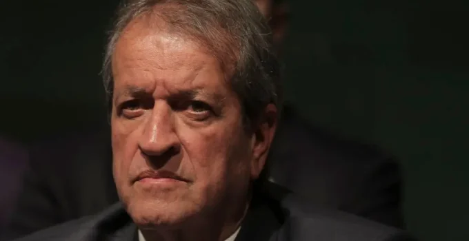 Defesa de Valdemar Costa Neto critica bloqueio de R$ 119 milhões e acusa Dino de ‘criminalizar atividade política’ Defesa de Valdemar Costa Neto critica bloqueio de R$ 119 milhões e acusa Dino de 'criminalizar atividade política'