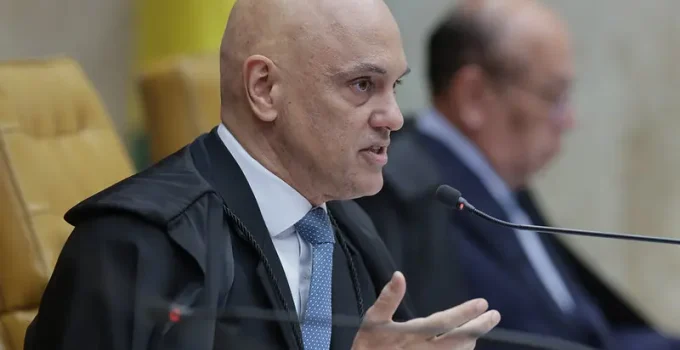 Moraes concede liberdade provisória a ex-prefeito preso com fuzil