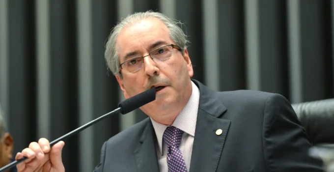 Dino determina bloqueio de R$ 6 milhões em bens de Eduardo Cunha por esquema de emendas