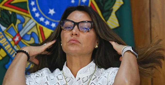 Janja classifica críticas a gastos em viagens como 'misoginia pura' e estratégia da extrema-direita