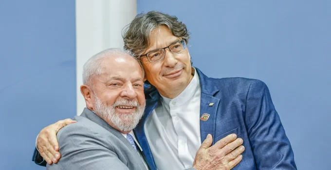 Servidores do IBGE avaliam greve nacional contra gestão de Marcio Pochmann