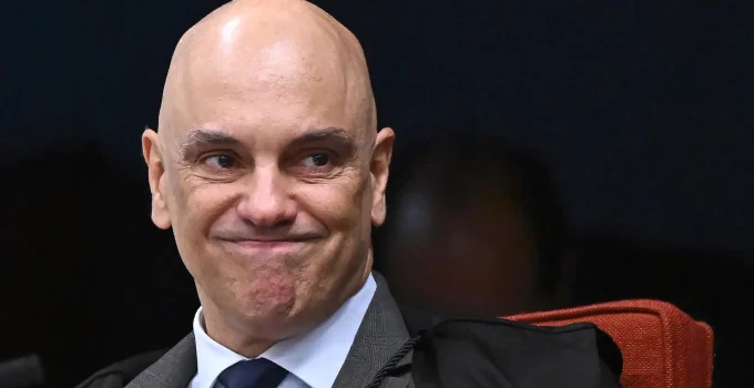 Advogados cobram OAB após Moraes proibir visitas de Flávio Bolsonaro ao pai