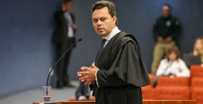 Advogado de Filipe Martins diz ser alvo de processo na OAB a pedido de Alexandre de Moraes