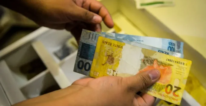 Endividamento Familiar Atinge Marco Histórico no Brasil
