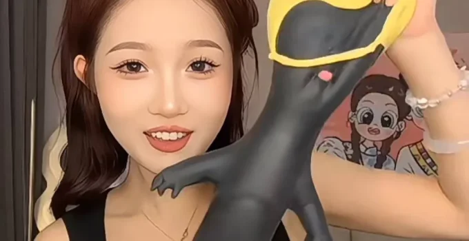 Boneco negro antiestresse 'Natasha' vira alvo de conteúdo sexual e violento na China
