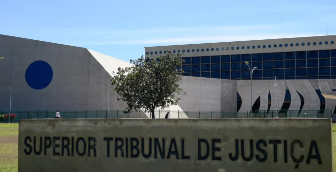 Câmara aprova filtro de relevância para recursos no STJ Câmara aprova filtro de relevância para recursos no STJ
