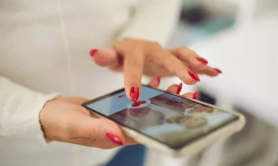 Adeus aos aplicativos? Mulheres buscam o offline para encontrar parceiros