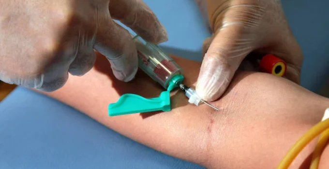 Sociedade Americana do Câncer atualiza diretrizes e inclui exames de sangue e fezes no rastreio de câncer colorretal