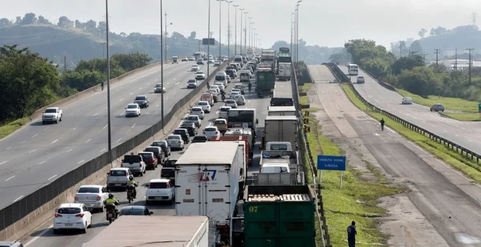 MP do Frete aprovada: Governo Lula em xeque por anistia a manifestantes e críticas do agronegócio