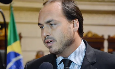 MP Eleitoral arquiva apuração sobre domicílio eleitoral de Carlos Bolsonaro em SC