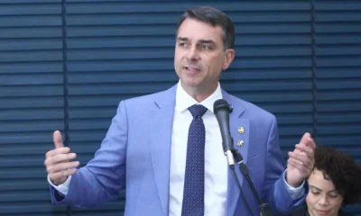 Flávio Bolsonaro lança plano focado em mulheres com IA e empreendedorismo