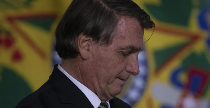 PGR defende prisão domiciliar de Bolsonaro, mas sugere veto a visitas políticas