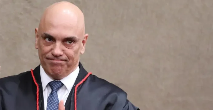 Punição a Flávio Bolsonaro por carta de apoio pode se limitar a multa, indicam especialistas