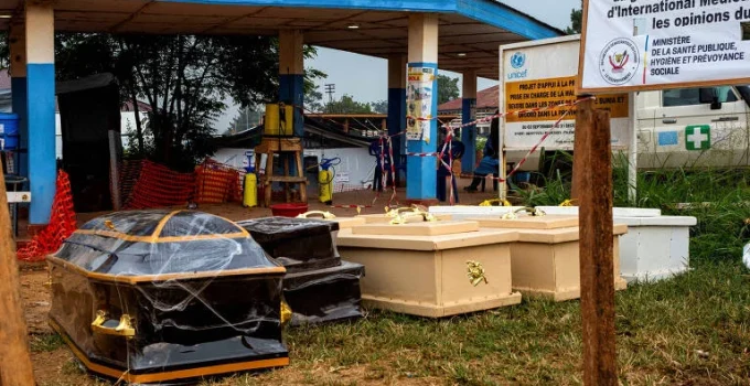 Transporte de corpos na RDC agrava risco de propagação do ebola, alerta ONU Transporte de corpos na RDC agrava risco de propagação do ebola, alerta ONU