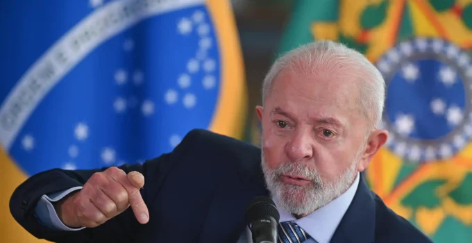 Lula evita comentar tarifaço americano e cobra respeito: 'Contra o Brasil ninguém ganha mentindo'