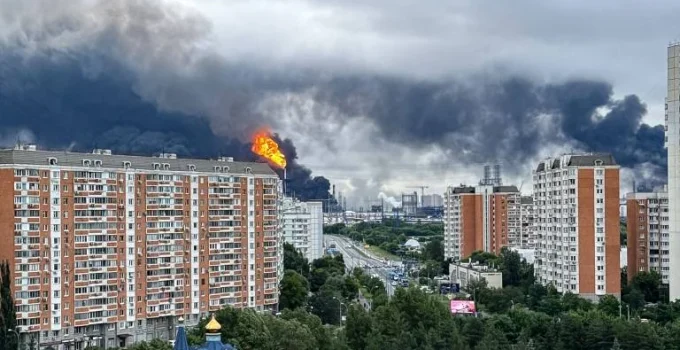 Ataque de drones ucranianos deixa oito mortos em centros logísticos na Rússia Ataque de drones ucranianos deixa oito mortos em centros logísticos na Rússia