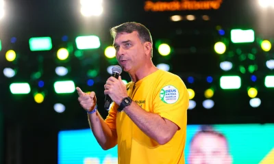 Flávio Bolsonaro critica Lei Maria da Penha e defende penas mais duras para agressores