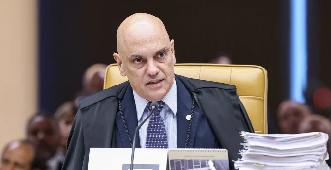 Moraes define data para depoimento de Flávio Bolsonaro sobre postagem contra Lula Moraes define data para depoimento de Flávio Bolsonaro sobre postagem contra Lula