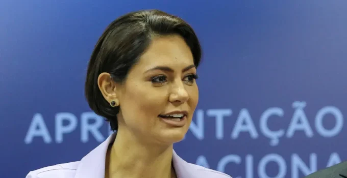 Celina Leão convida Michelle Bolsonaro para disputar vaga no Senado pelo DF