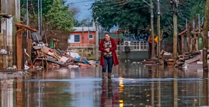 Temporais deixam rastro de destruição em mais de 40 cidades do Rio Grande do Sul