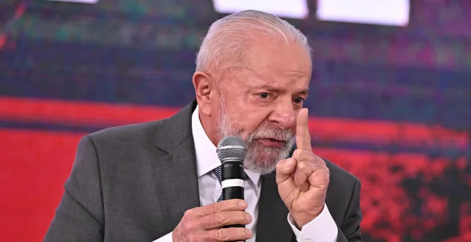 Lula desafia Marco Rubio e promete derrotar Flávio Bolsonaro: 'Vamos vencer todos'