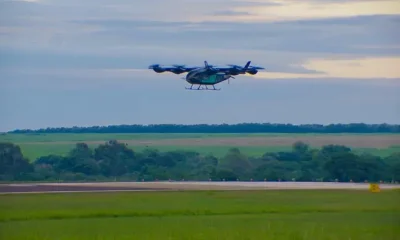 Carro voador da Embraer avança em regulamentação e fecha novos acordos de venda