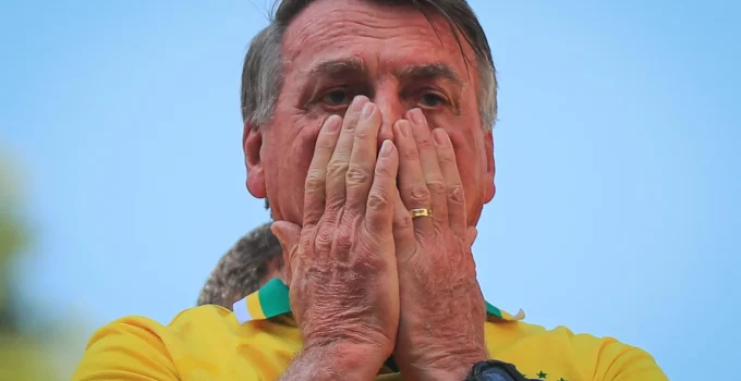 Moraes arquiva inquérito da 'Abin paralela' contra Bolsonaro e Ramagem