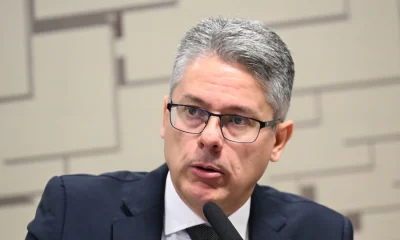 PGR envia à Justiça Eleitoral ação de Gilmar Mendes contra senador Alessandro Vieira