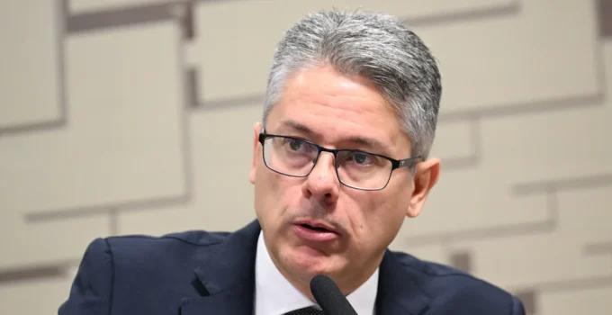 PGR envia à Justiça Eleitoral ação de Gilmar Mendes contra senador Alessandro Vieira PGR envia à Justiça Eleitoral ação de Gilmar Mendes contra senador Alessandro Vieira