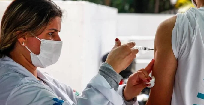 Vacina contra HPV mostra efeito coletivo e eficácia com dose única em estudo brasileiro