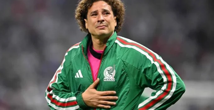 Guillermo Ochoa se despede dos gramados após seis Copas do Mundo