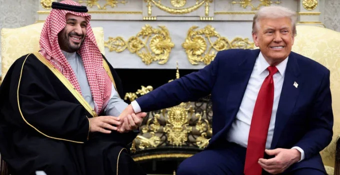 Trump aprova acordo nuclear civil com Arábia Saudita, diz jornal