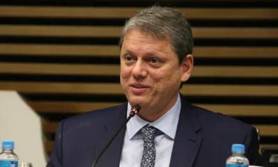 Tarcísio de Freitas defende urnas eletrônicas e pede foco em projetos