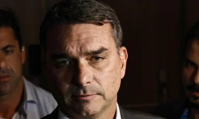 Flávio Bolsonaro nega irregularidades em nota fiscal de R$ 500 mil ligada ao Banco Master
