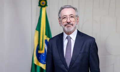EUA impõem dupla taxação de 37,5% a exportações brasileiras; governo contesta