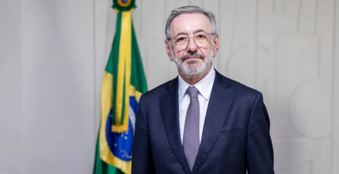 EUA impõem dupla taxação de 37,5% a exportações brasileiras; governo contesta