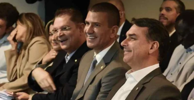 Flávio Bolsonaro afirma que Rio de Janeiro está 'sequestrado por narcoterroristas'