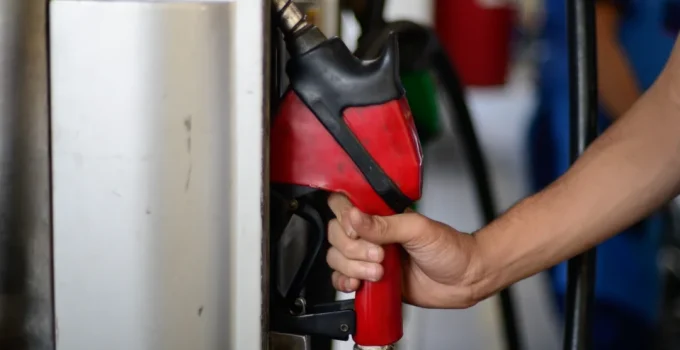 Governo descarta reativar subsídio do diesel apesar da alta do petróleo