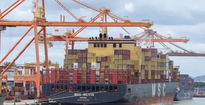 Tarifas dos EUA podem impactar mais de um quinto das exportações brasileiras, aponta governo