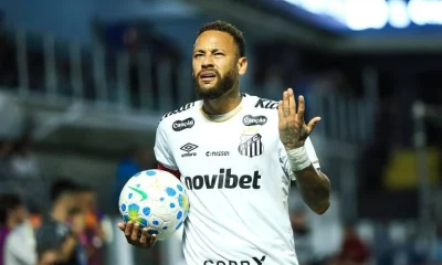 Neymar marca duas vezes, mas Santos empata com a Chapecoense e segue perto do Z4