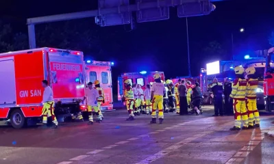 Carro atinge participantes de parada LGBTQIA+ em Berlim, deixando um morto e 17 feridos