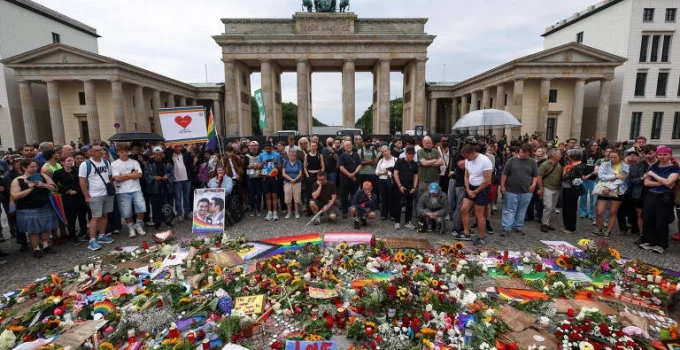 Berlim em Luto: Homofobia e Disputa Política Marcam Dia Após Ataque a Parada LGBT+