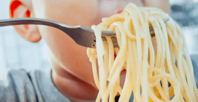 Da Dieta Mediterrânea à Crise de Obesidade: O Paradoxo Italiano