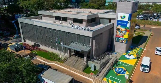 Justiça determina que Embratur divulgue salários detalhados de funcionários